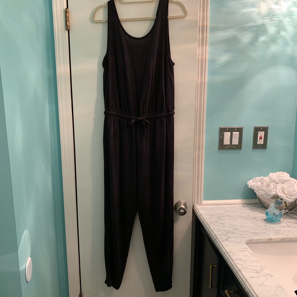 Elegant Black Sleeveless Jumpsuit
